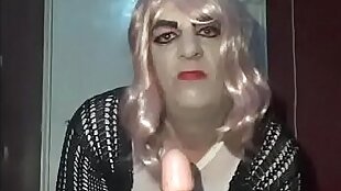 mark wright the bisexual crossdresser calling all you crossdressers gays and bisexuals out there to come fuck me and humiliate me on cam